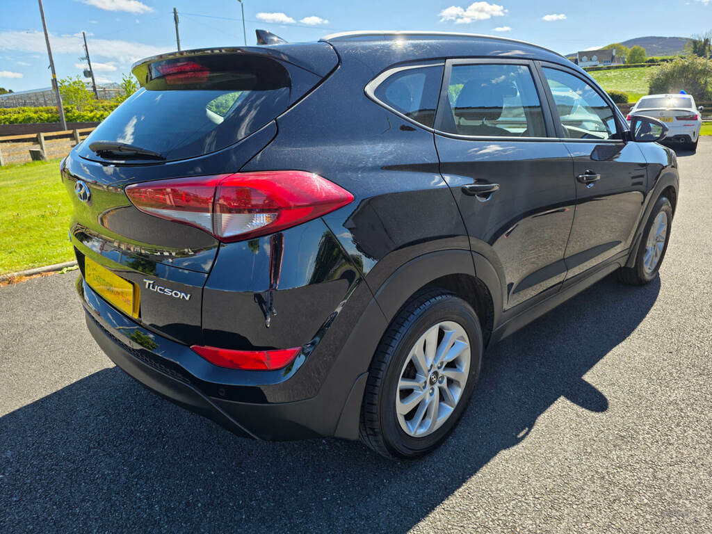 Hyundai Tucson 1.7 Crdi Blue Drive Se 2Wd SM66UKE Black #2