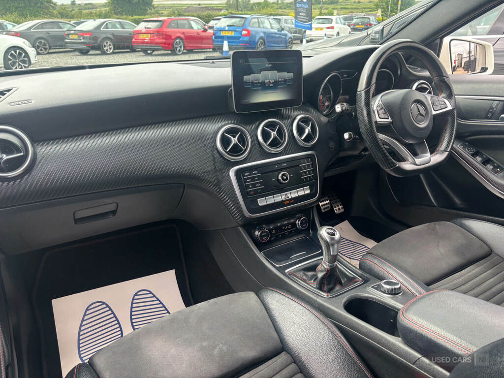 Mercedes-Benz A Class A180d Amg Line WG67FKO White #6