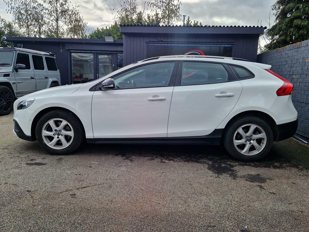 Volvo V40 Cross Country 1.6 D2 Se Powershift Euro 5 Ss YX64ZWS White #5
