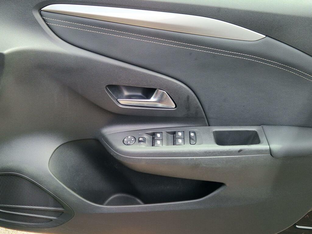 Vauxhall Corsa Hatchback White #28