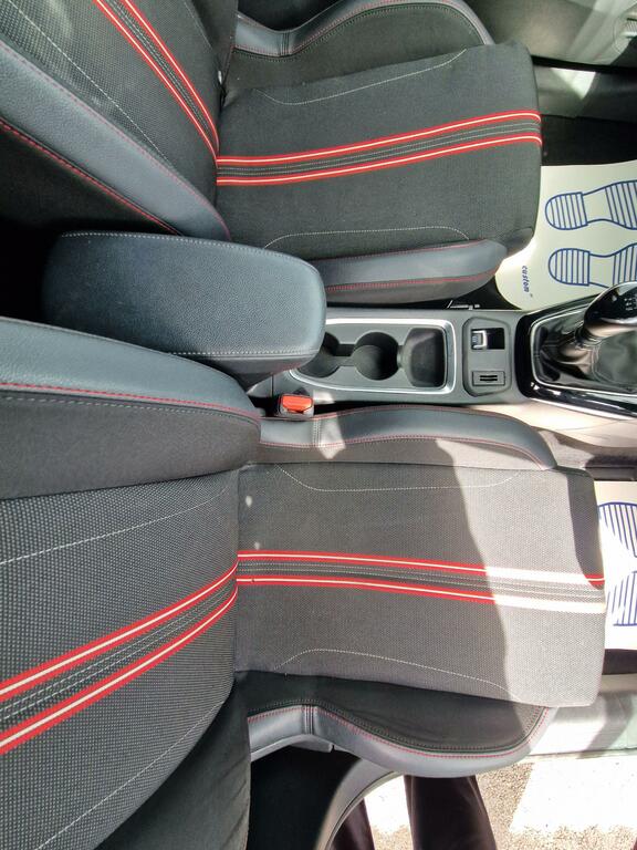 Vauxhall Corsa Hatchback White #26