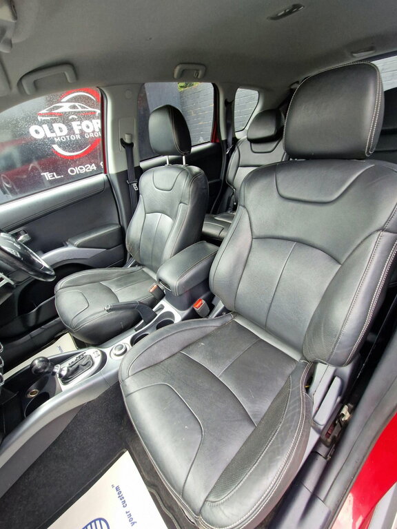 Mitsubishi Outlander Di-d Gx 4 Red #32