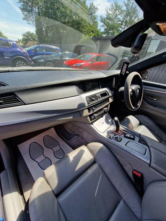 BMW 5 Series Saloon Grey #31