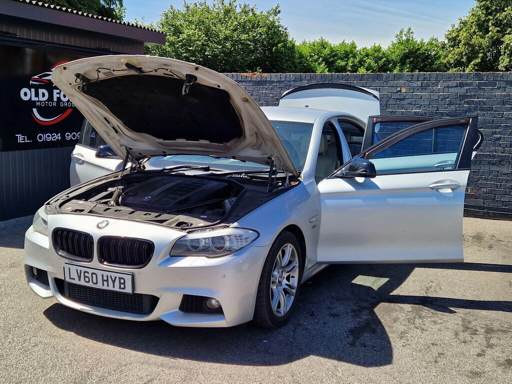 BMW 5 Series Saloon Grey #12