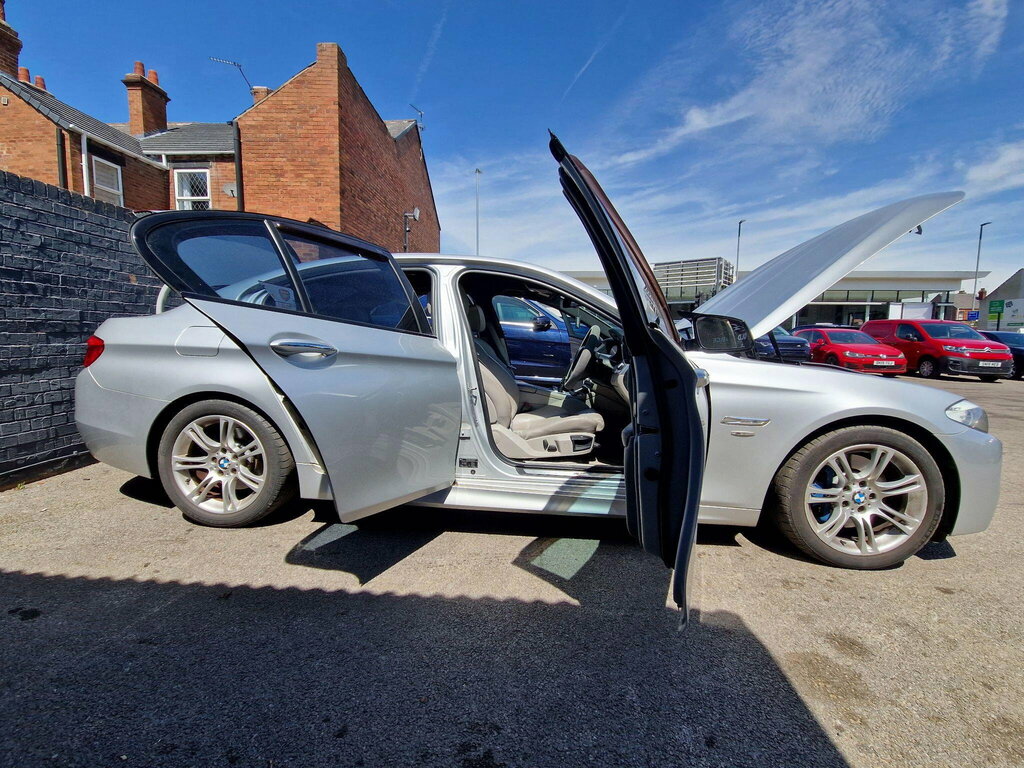 BMW 5 Series Saloon Grey #20