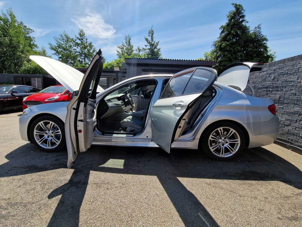 BMW 5 Series Saloon Grey #13