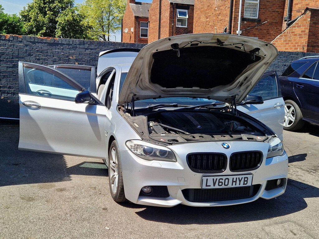 BMW 5 Series Saloon Grey #10