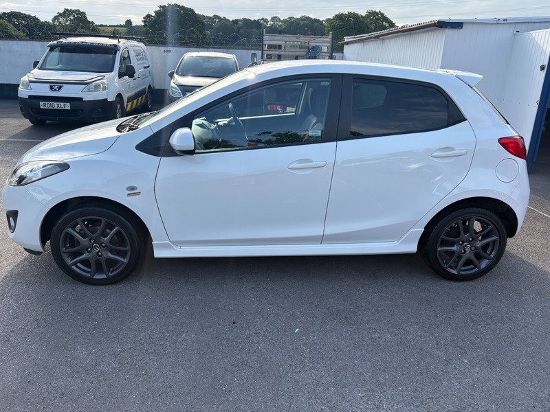 Mazda 2 Venture Edition White #4