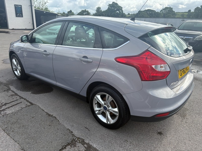 Ford Focus Zetec Silver #5