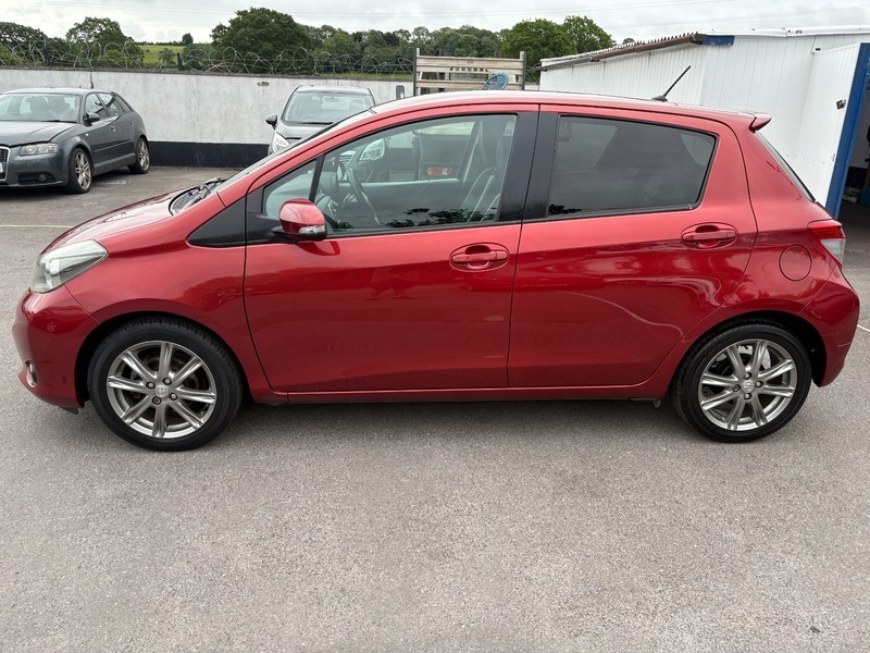 Toyota Yaris Vvt-i Sr Red #4