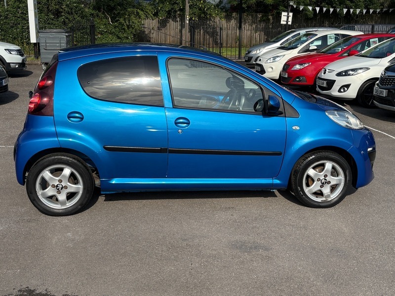 Peugeot 107  Red #7