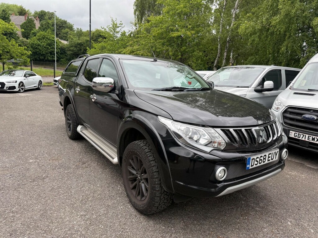 Mitsubishi L200 Pickup Black