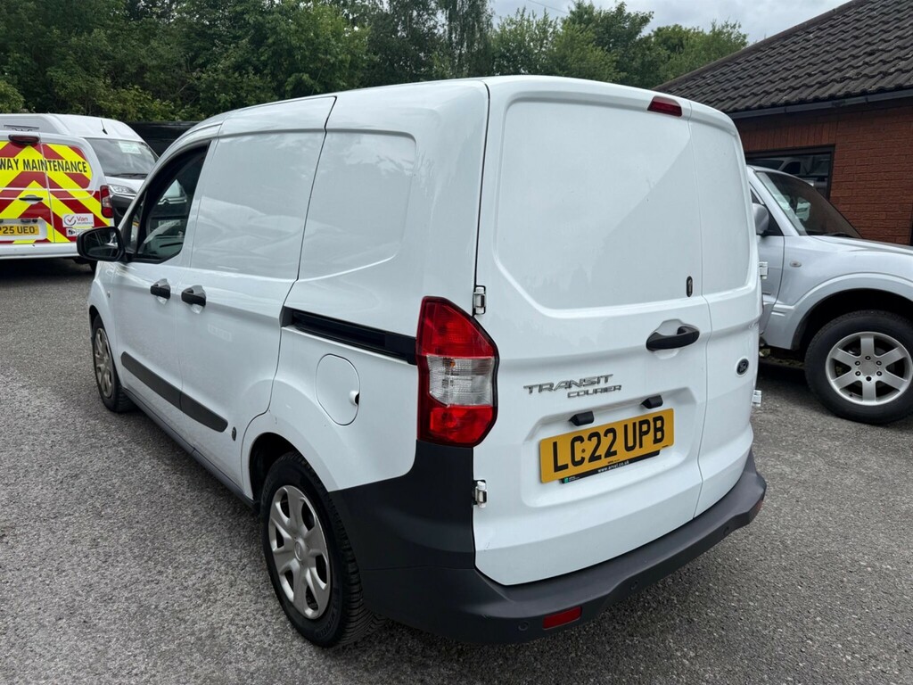 Ford Transit Courier Mpv White #4