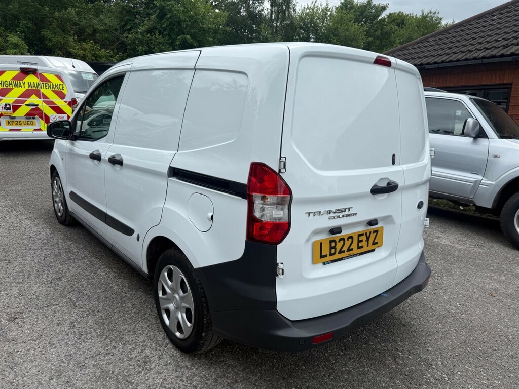 Ford Transit Courier Mpv White #4