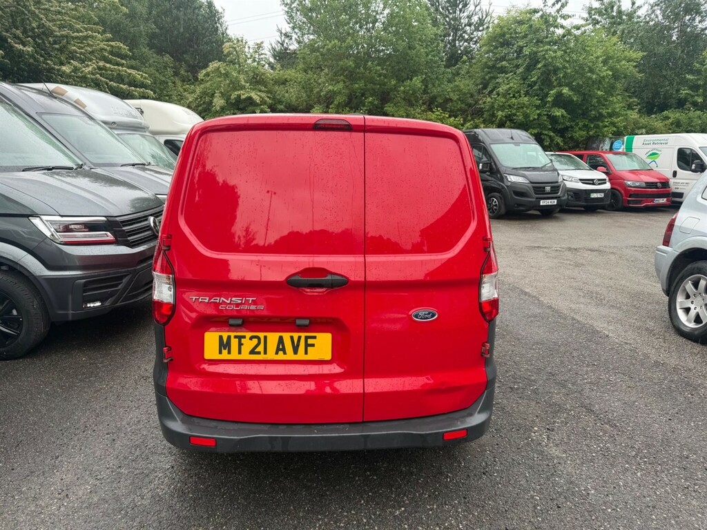 Ford Transit Courier Mpv Red