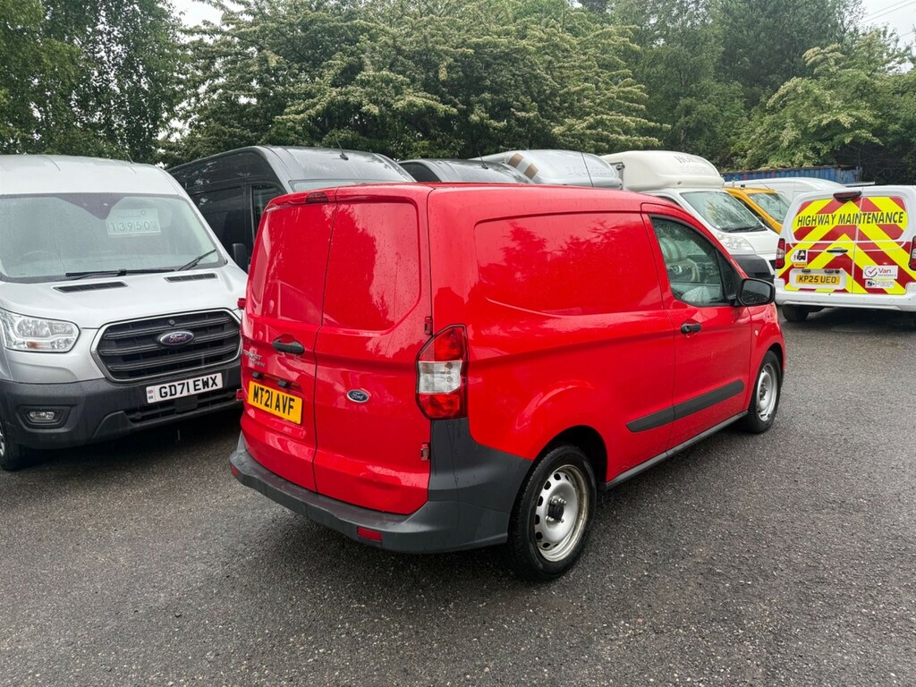 Ford Transit Courier Mpv Red #2