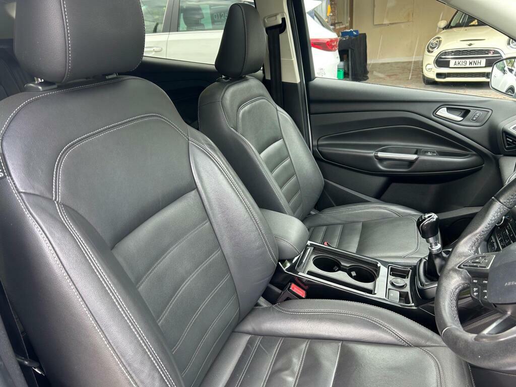 Ford Kuga 2.0 Tdci Titanium 2Wd Black #13