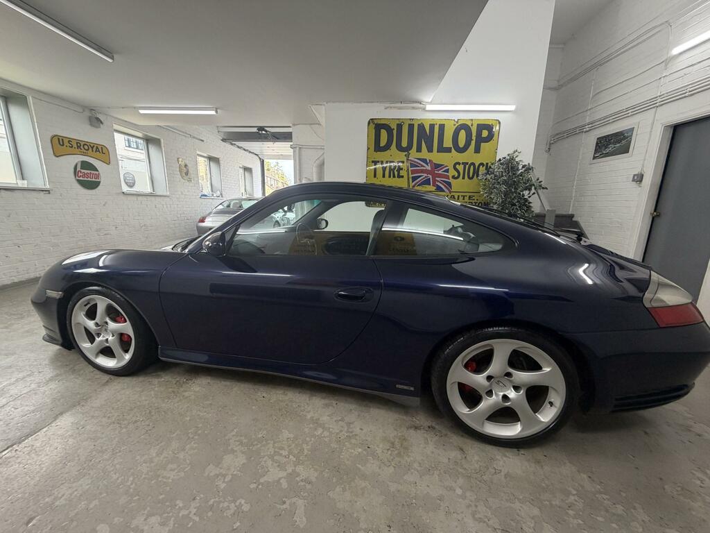 Porsche 911 911 Carrera 4S Black #7