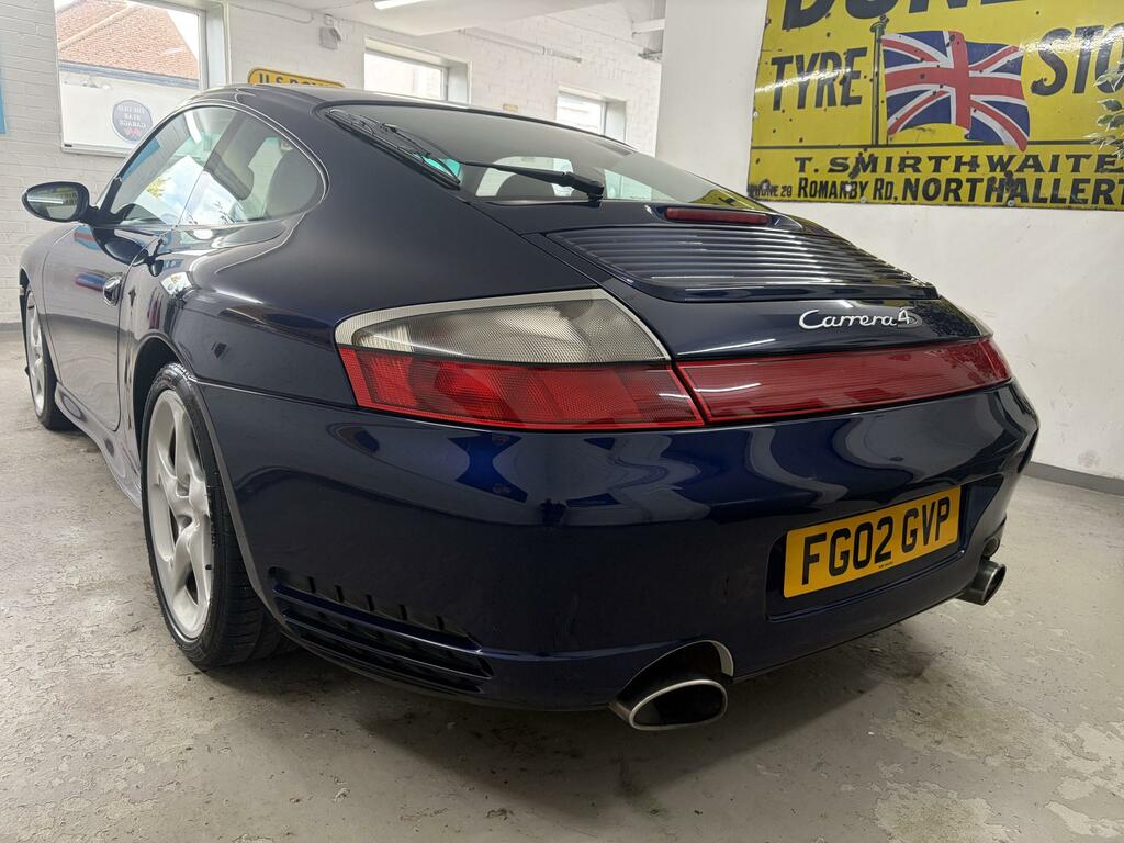 Porsche 911 911 Carrera 4S Black #11