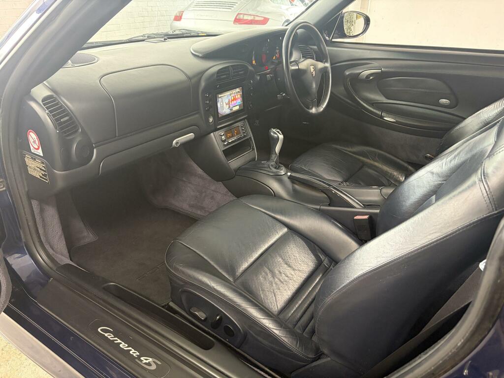 Porsche 911 911 Carrera 4S Black #21