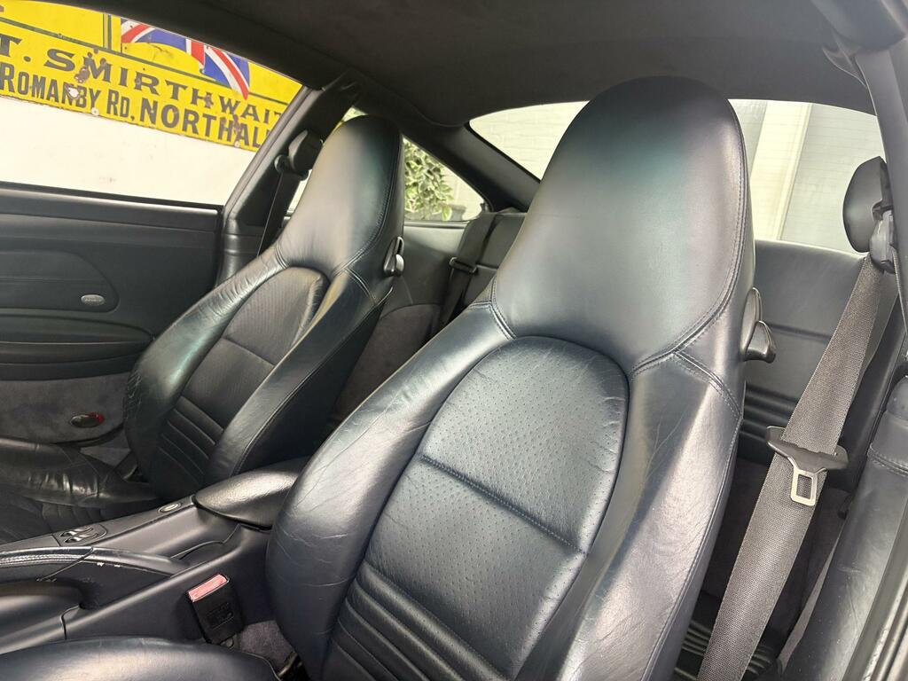 Porsche 911 911 Carrera 4S Black #27