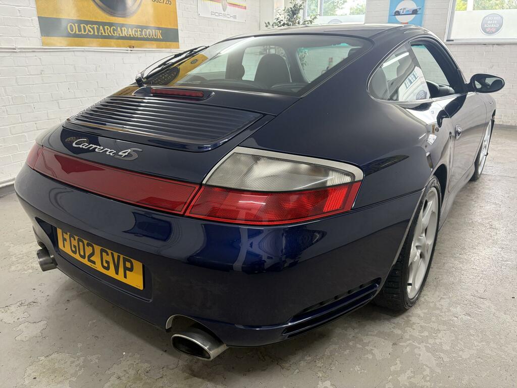 Porsche 911 911 Carrera 4S Black #9