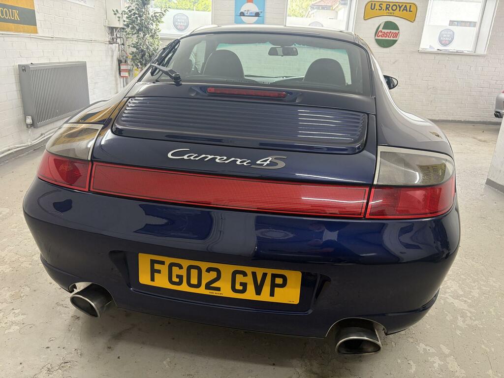Porsche 911 911 Carrera 4S Black #10