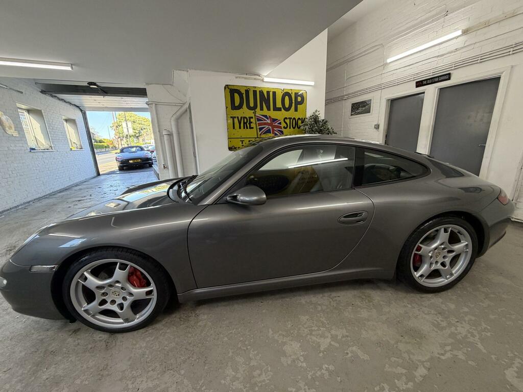 Porsche 911 Black A1a1. Racing Black #9