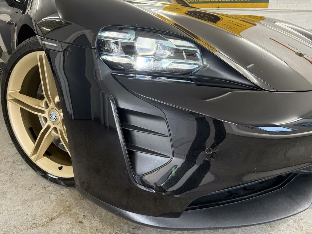 Porsche Taycan 4S Performance Plus Black #4