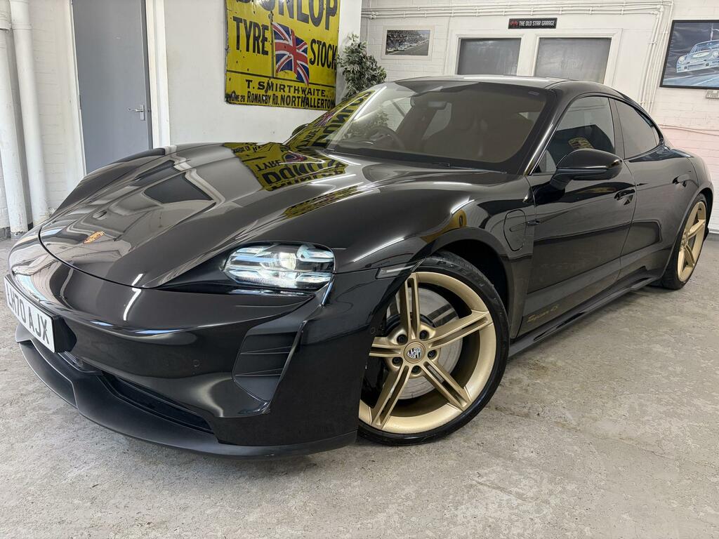 Porsche Taycan 4S Performance Plus Black #2