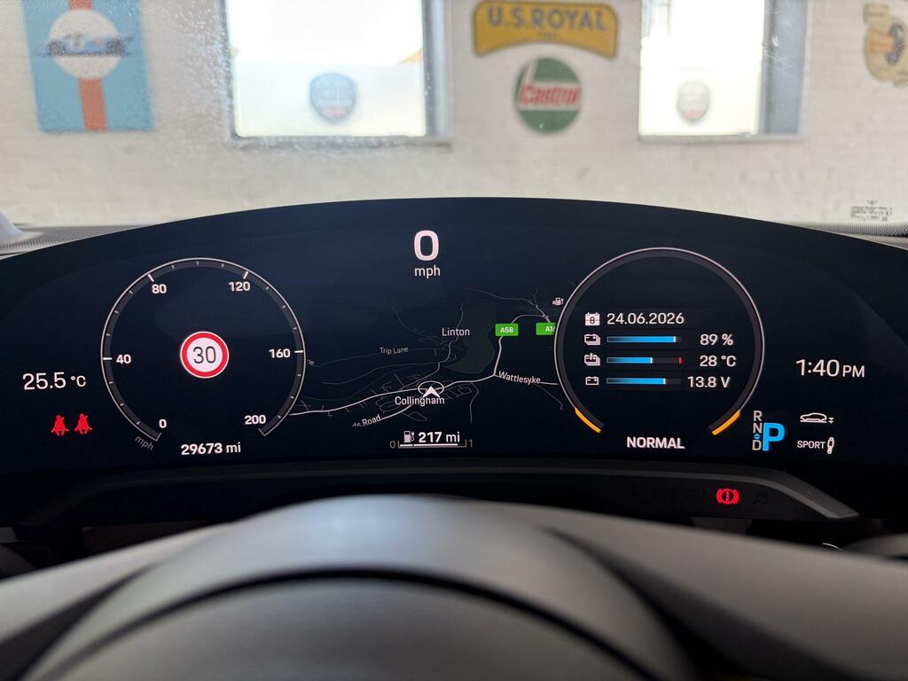 Porsche Taycan 420Kw 4S 93Kwh Red #38