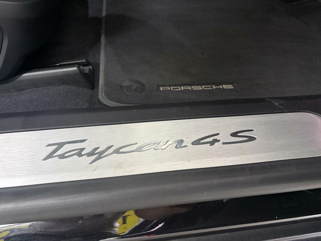 Porsche Taycan 420Kw 4S 93Kwh Red #53