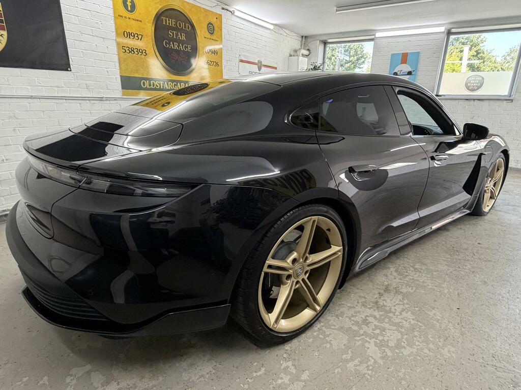 Porsche Taycan 4S Performance Plus Black #6
