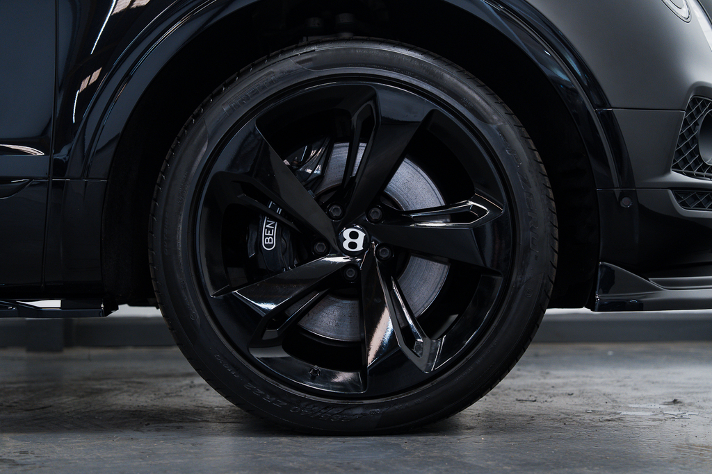Bentley Bentayga V8 Black #2