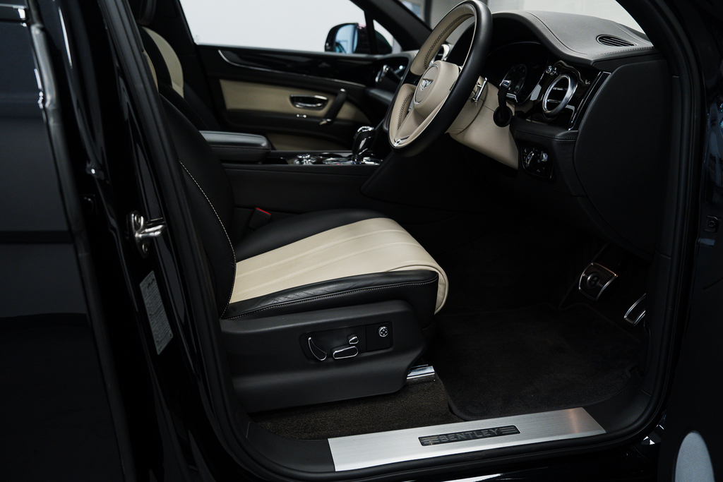 Bentley Bentayga 6.0 W12 Black #38