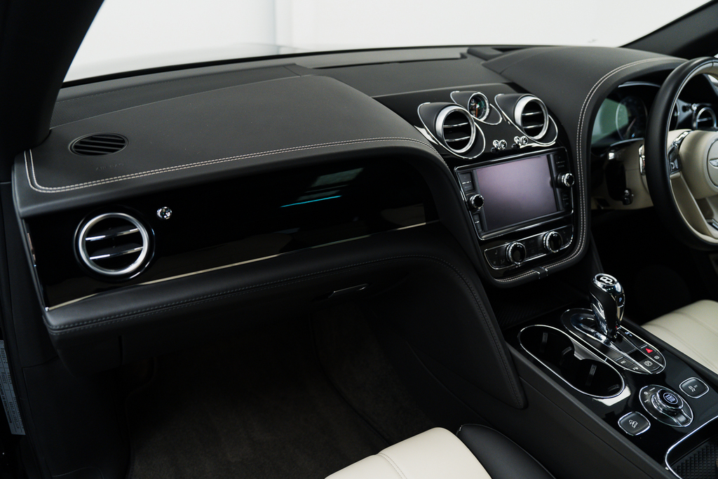 Bentley Bentayga 6.0 W12 Black #45