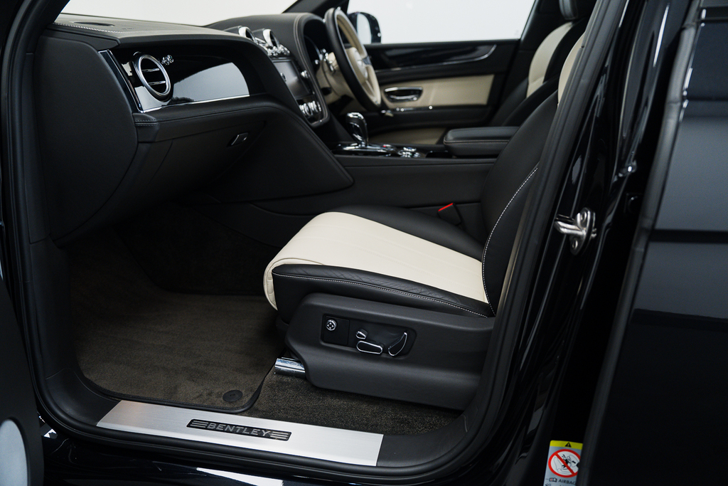 Bentley Bentayga 6.0 W12 Black #46