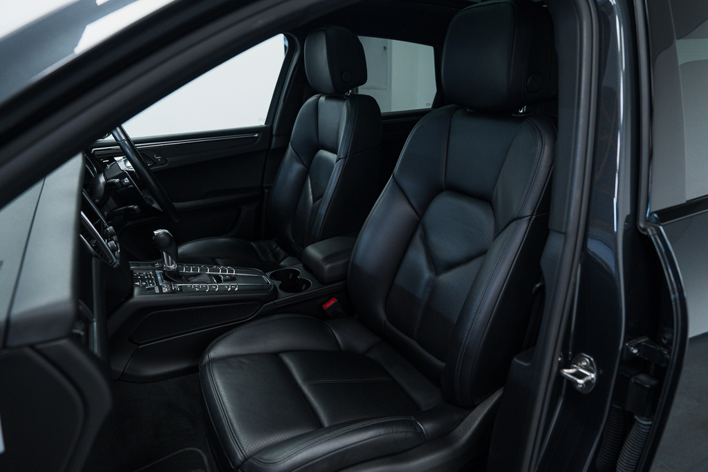 Porsche Macan 2L Null Black #53