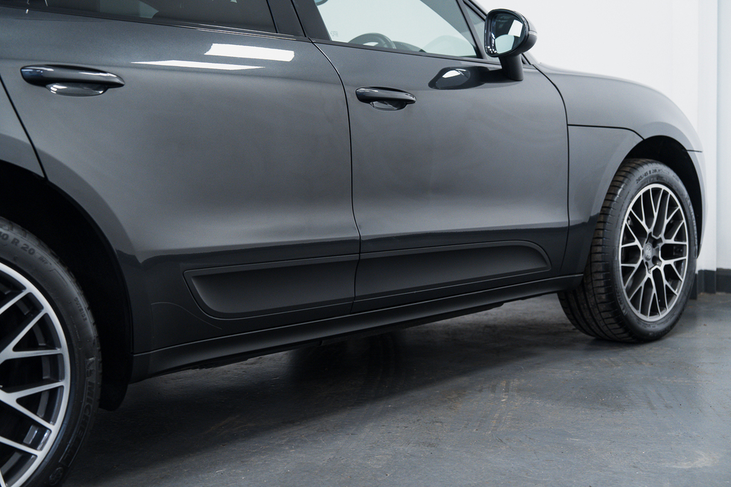 Porsche Macan 2L Null Black #27