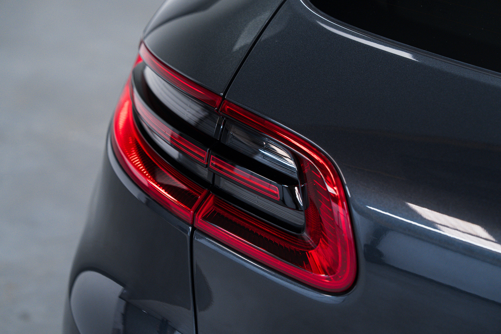 Porsche Macan 2L Null Black #16