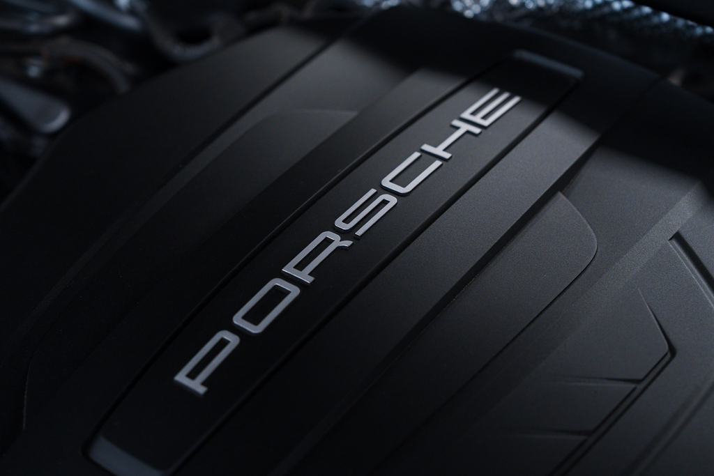 Porsche Macan 2L Null Black #65
