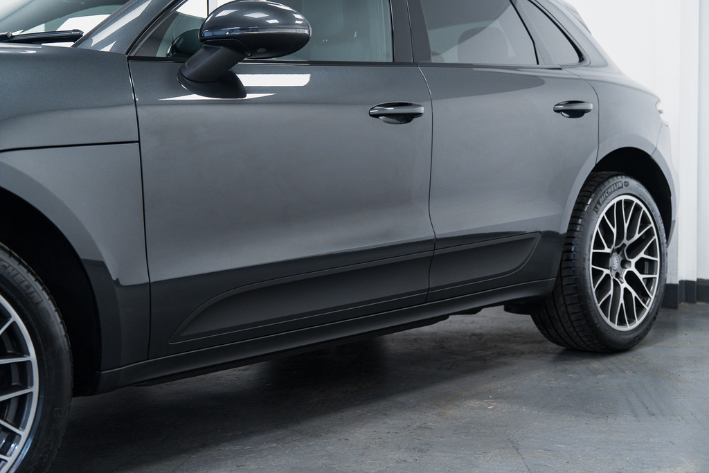 Porsche Macan 2L Null Black #22
