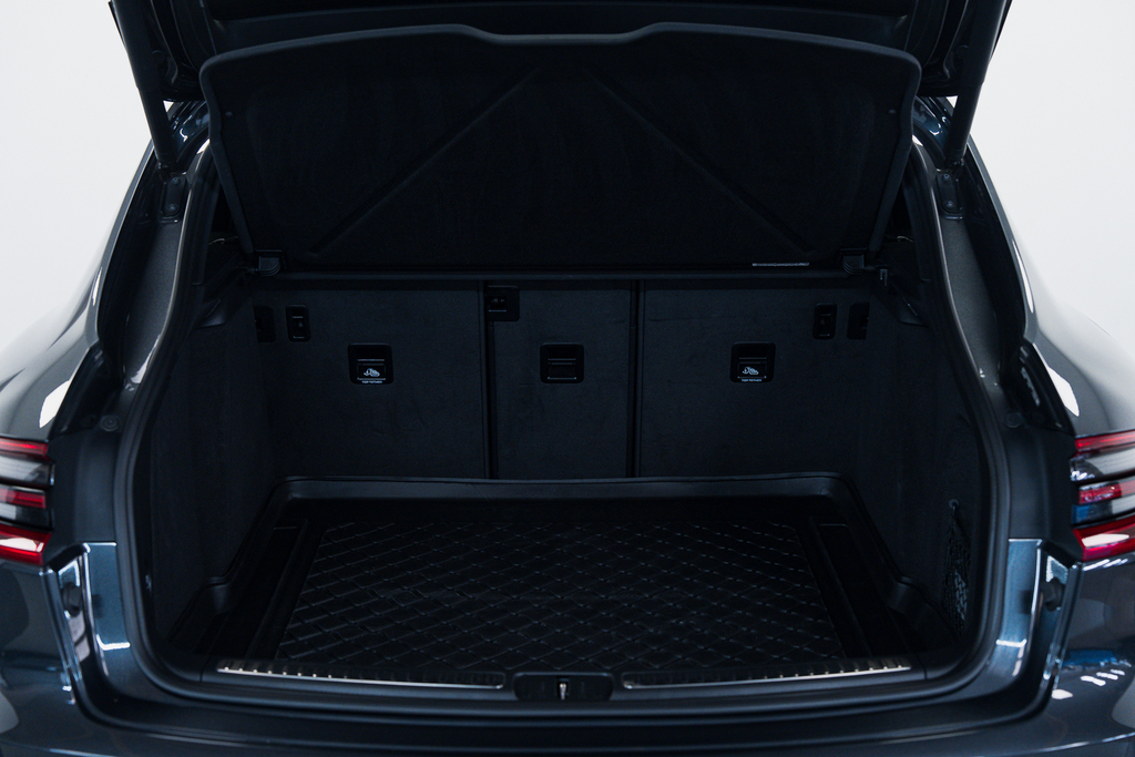 Porsche Macan 2L Null Black #62