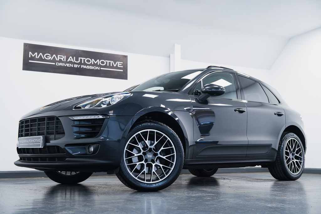 Porsche Macan 2L Null Black #69
