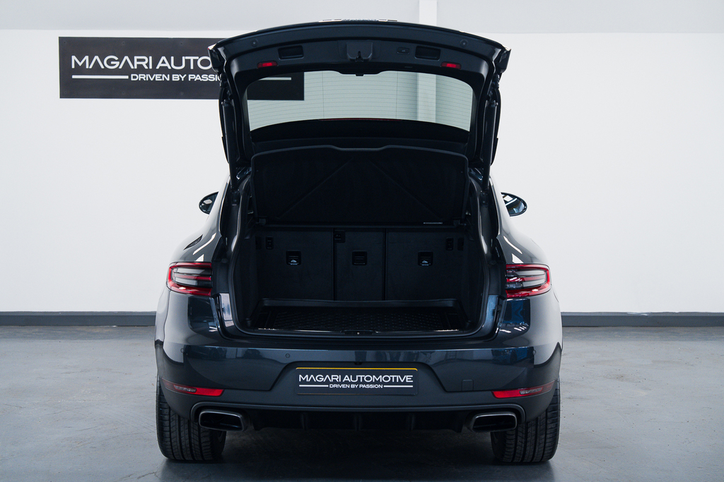 Porsche Macan 2L Null Black #61