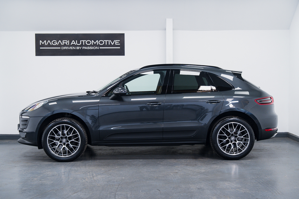 Porsche Macan 2L Null Black #19