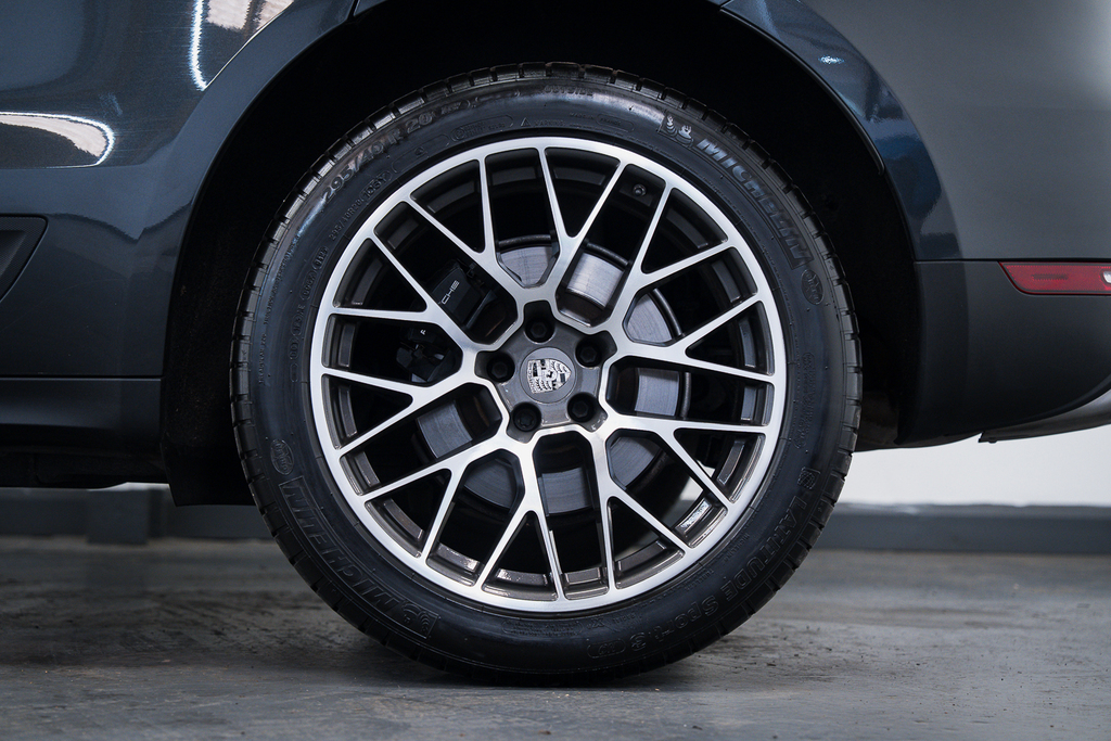 Porsche Macan 2L Null Black #30