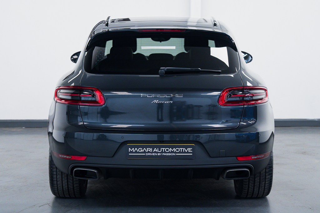 Porsche Macan 2L Null Black #15