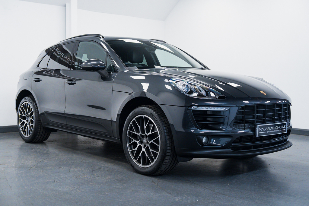 Porsche Macan 2L Null Black #9
