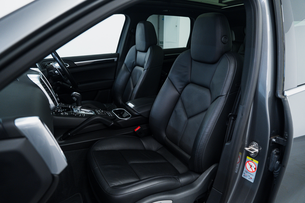 Porsche Cayenne 3.0 V6 E-hybrid S Platinum Edition Tiptronics 4Wd Black #52
